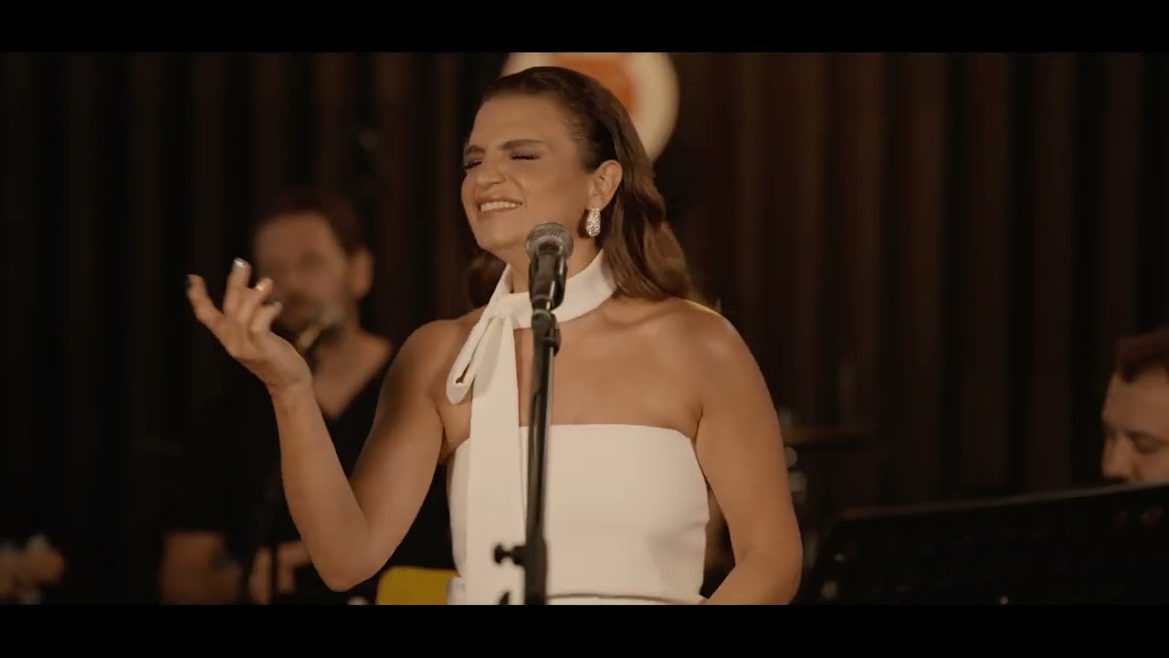 Büşra Kayı Tarhan Akustik Performans (YASAMAK YALAN BELKİ )