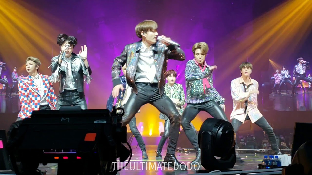 180915 DNA @ BTS 방탄소년단 Love Yourself Tour in Fort Worth Fancam 직캠