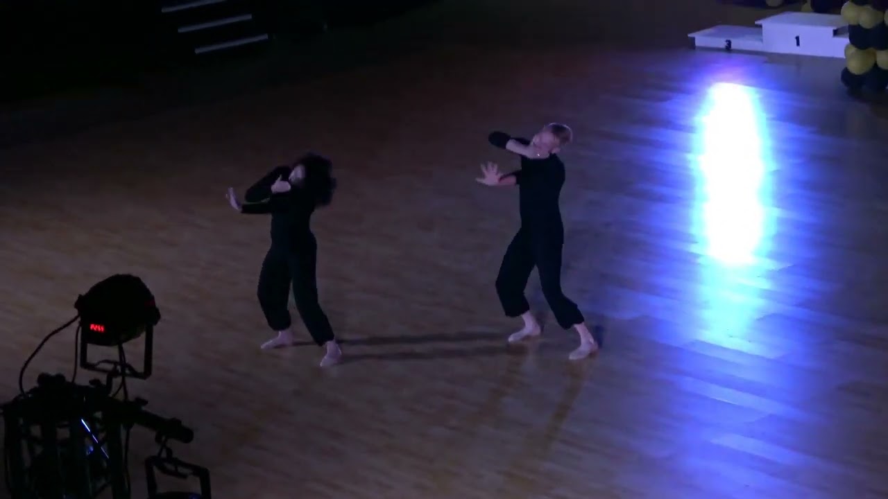 SHOW SATURDAY 1 Bella & Pim van Grootel 0