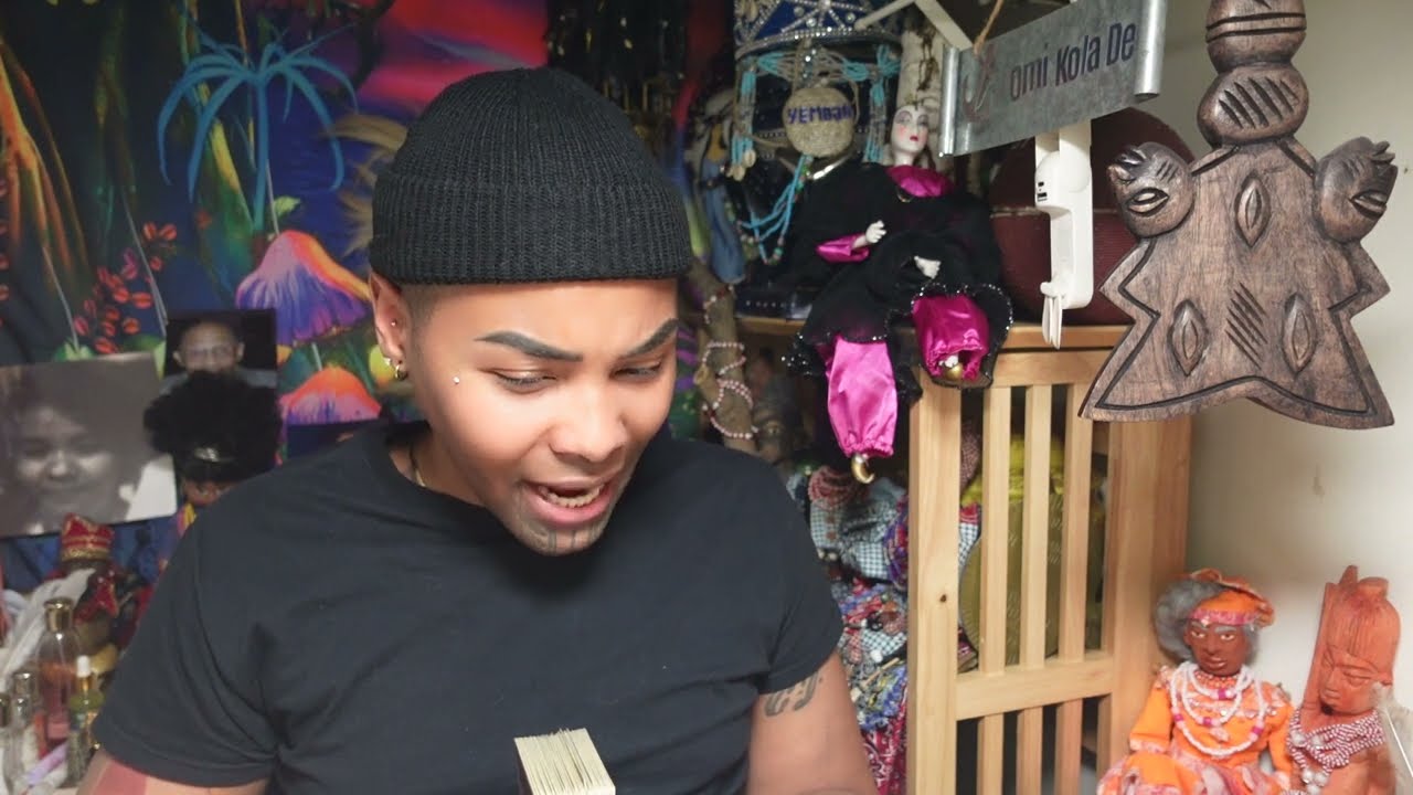 Они надеются на искупление за то, что отдали это тебе! Они знают, что пора отпустить это! Этого н...