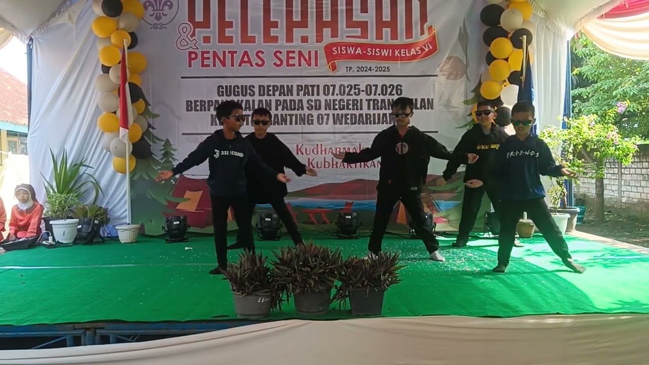 Penampilan dari kelas 2 kelompok 1
