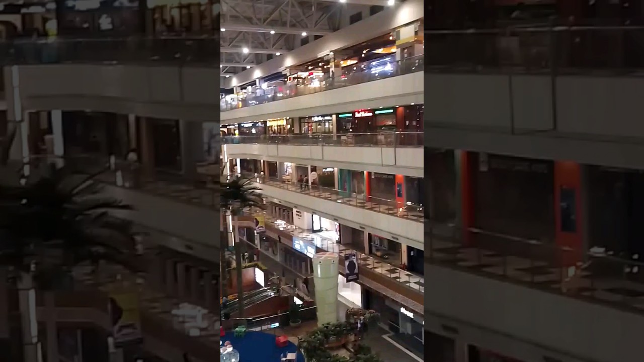 Shopping mall#Branded suit#Shopping#Gaur city mall#noida#Viral