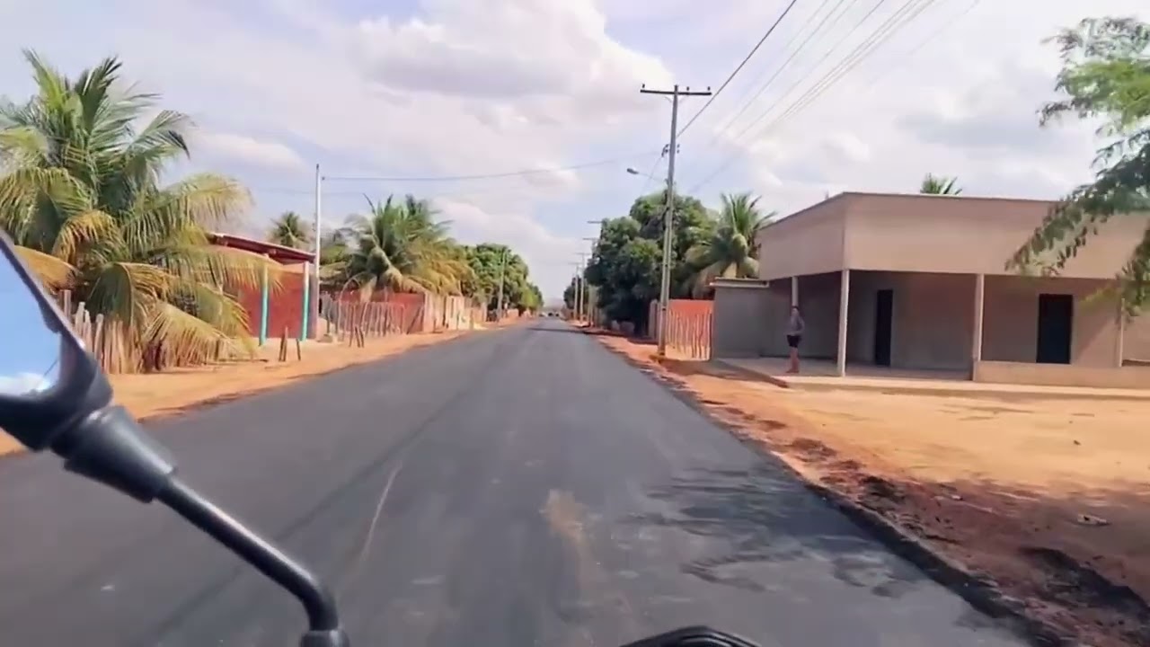 GRANDES OBRAS DE PAVIMENTAÇÃO ASFÁLTICA DA AGROVILA-12, SERRA DO RAMALHO, BAHIA. 