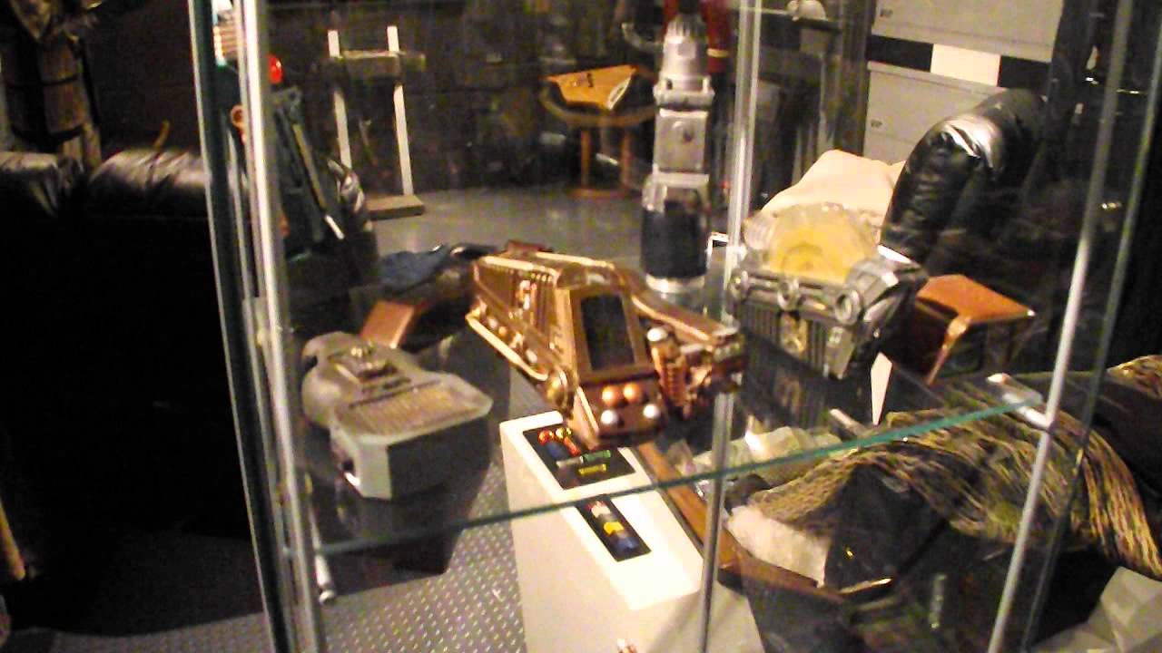 Huge Screen used Star Trek collection