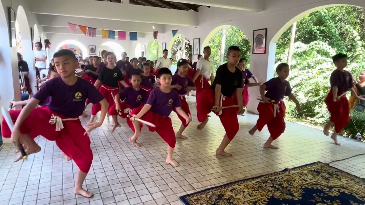 เจ้าโชคดี ￼: รำถวายมือโขนตัวลิง พิธีไหว้ครูโรงโขนเพชรบุรี 2568  