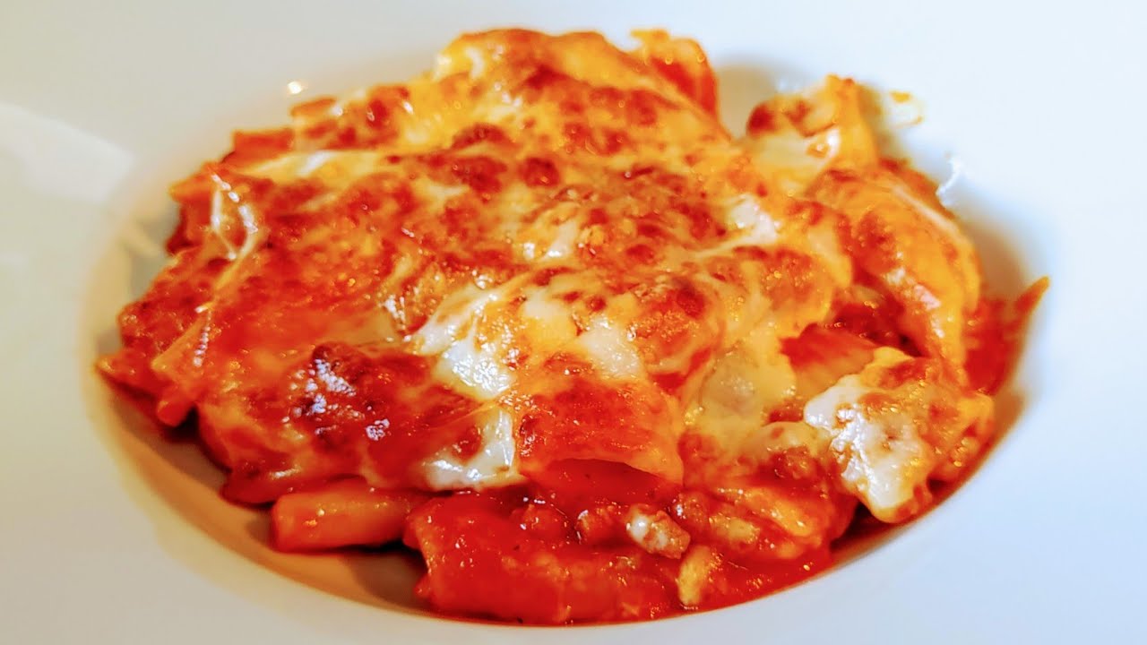 Macarrones con tomate carne picada y chorizo