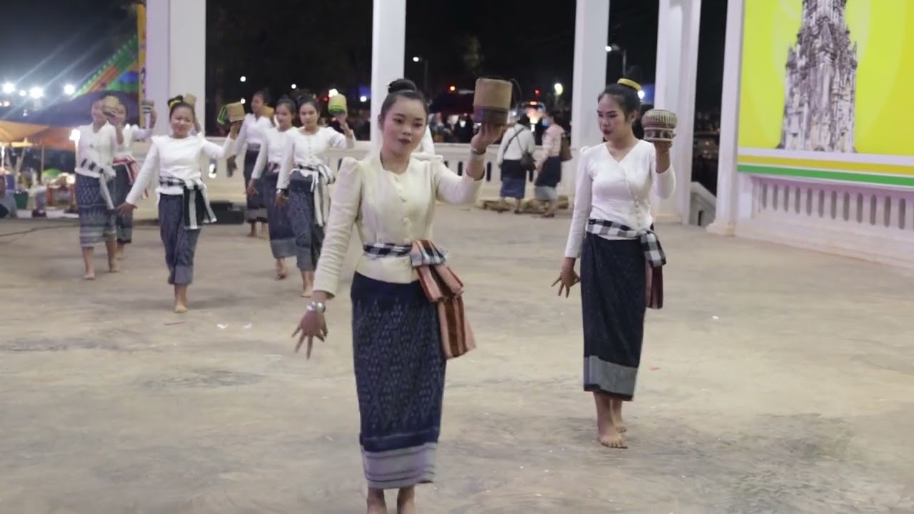 ການສະແດງ ຟ້ອນວິຖີຊີວິດ