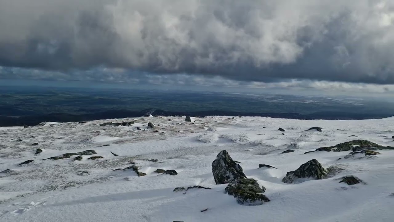 The mountain refuge hut at Foel Grach in the Carneddau region of Snowdonia.