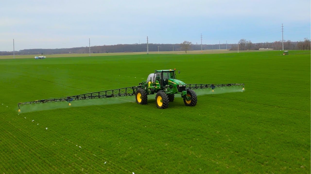 Finally in the Fields - Spreading, Spraying and Working Ground