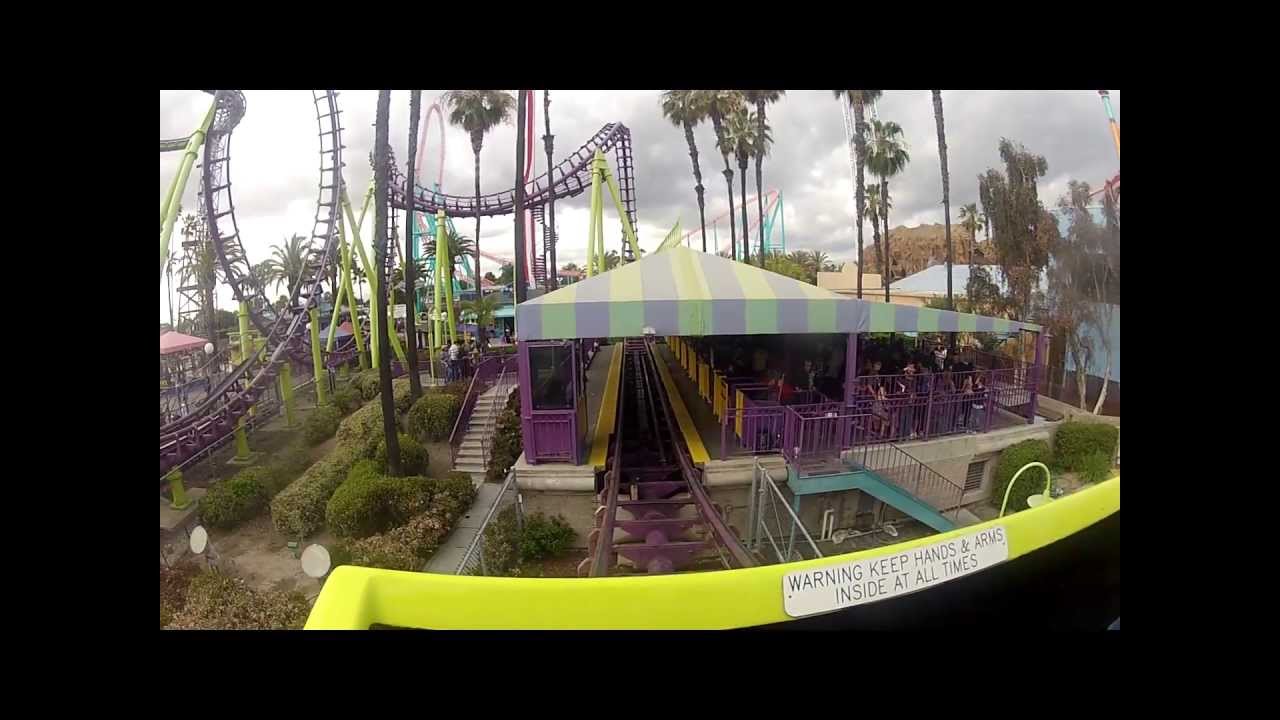 Boomerang roller coaster ride at Knotts Berry Farm - HDThrillSeeker