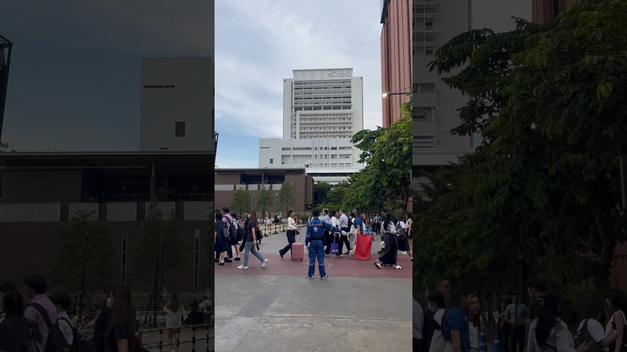 One-shot sequence pedestrian crossing of the road #bangkokcity #thailand #bangkok