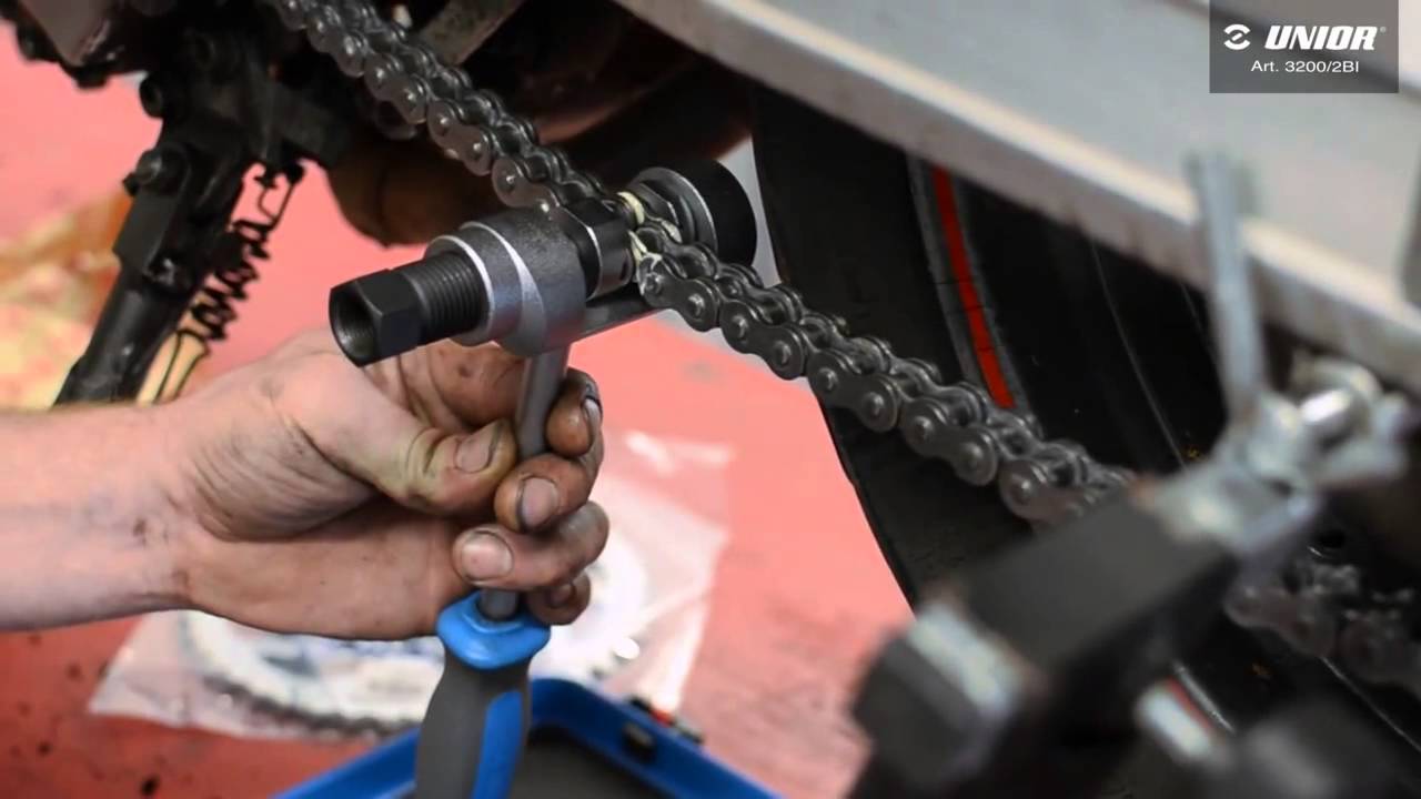 Program Unior - Scule motocicleta - 3200 2BI Trusa presare nituri pt inlocuire lant moto (montare)