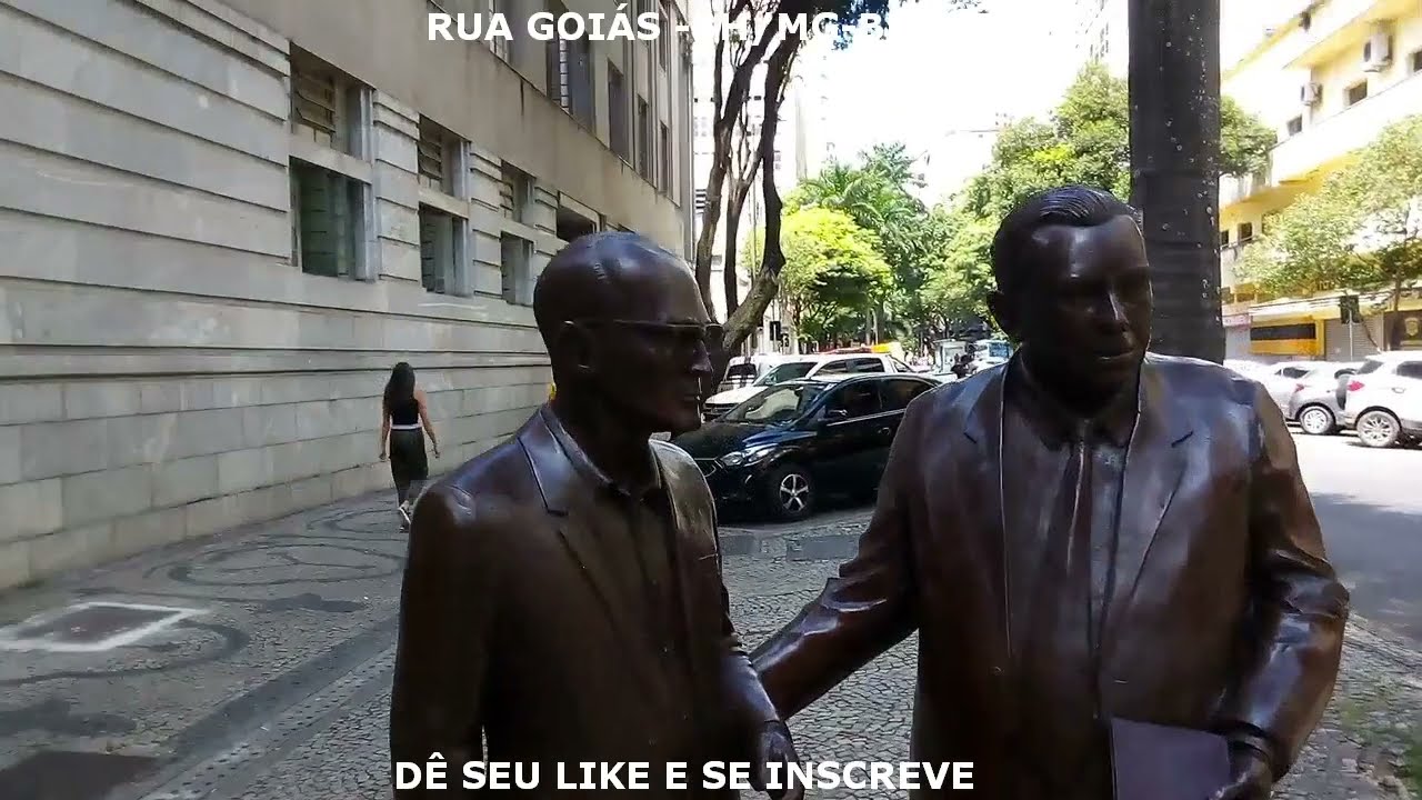 ESCULTURAS DO POETA MAIOR CARLOS DRUMMOND DE ANDRADE E PEDRO NAVA FORAM RESTAURADAS
