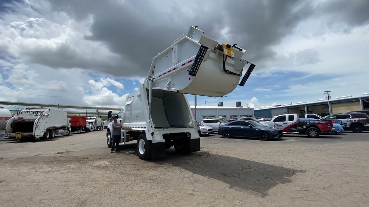 2023 Ford F750 Rear 11 yard PacMac Loader Garbage Truck