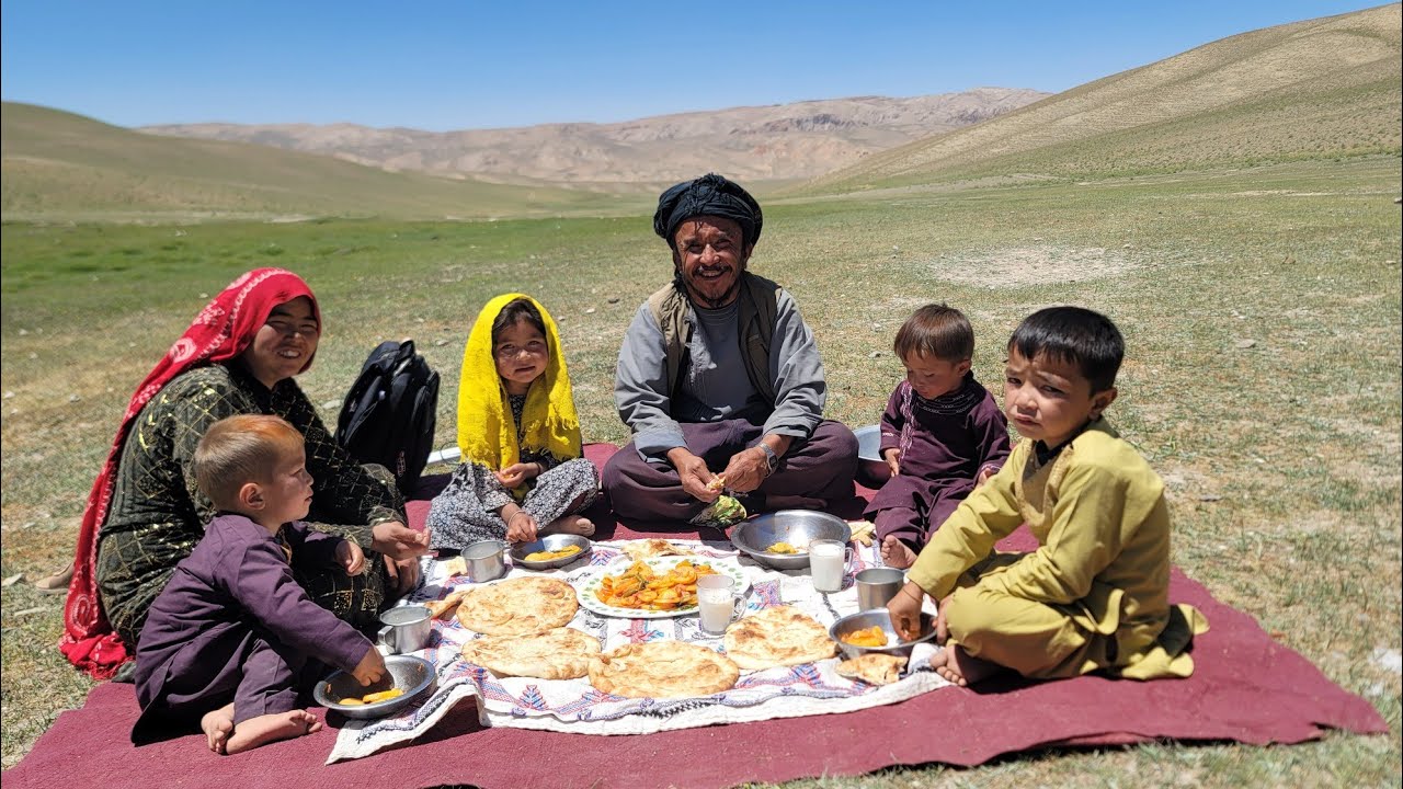The Twins Family in Bamyan Nature | Simple life & potato Cooking 