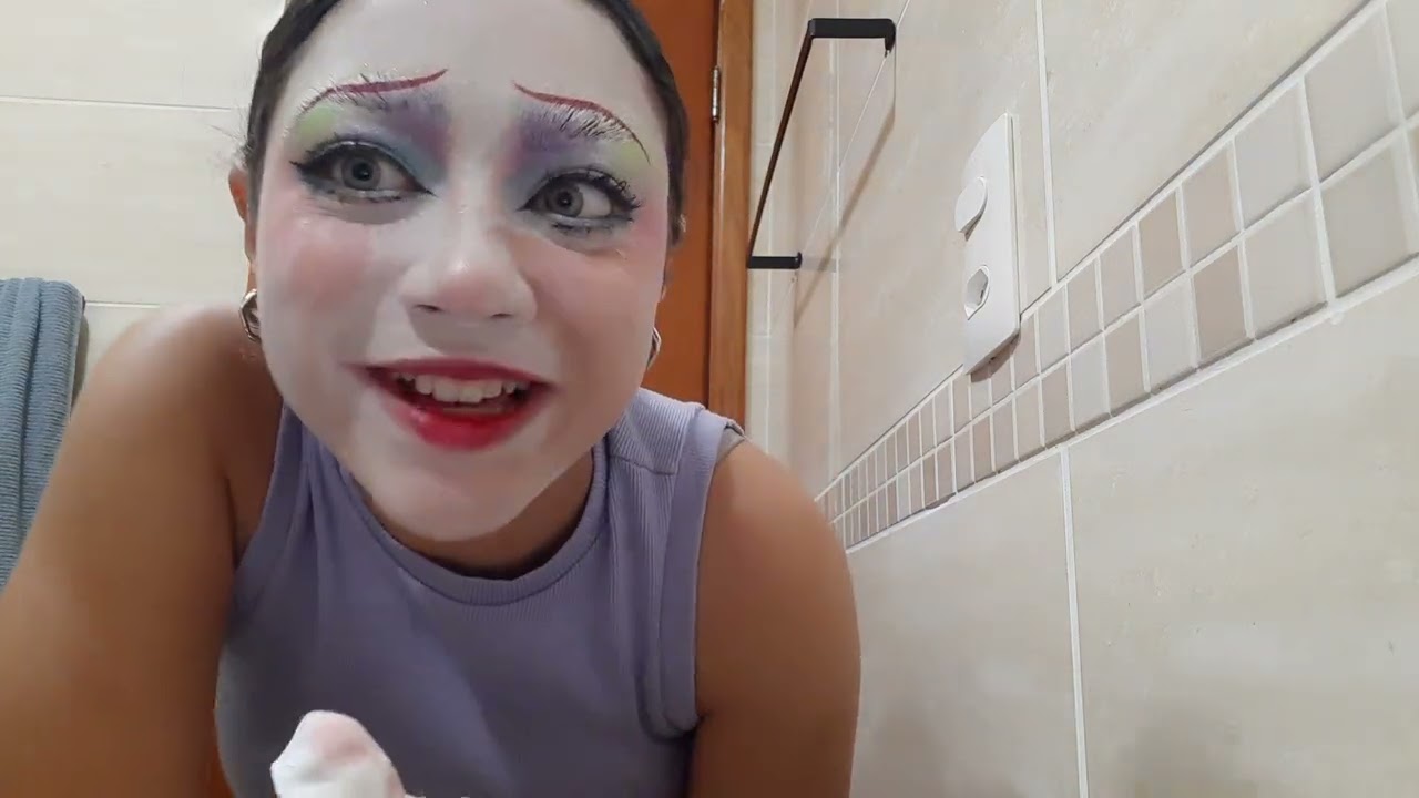 Meu primeiro vídeo falando com vcs 😝