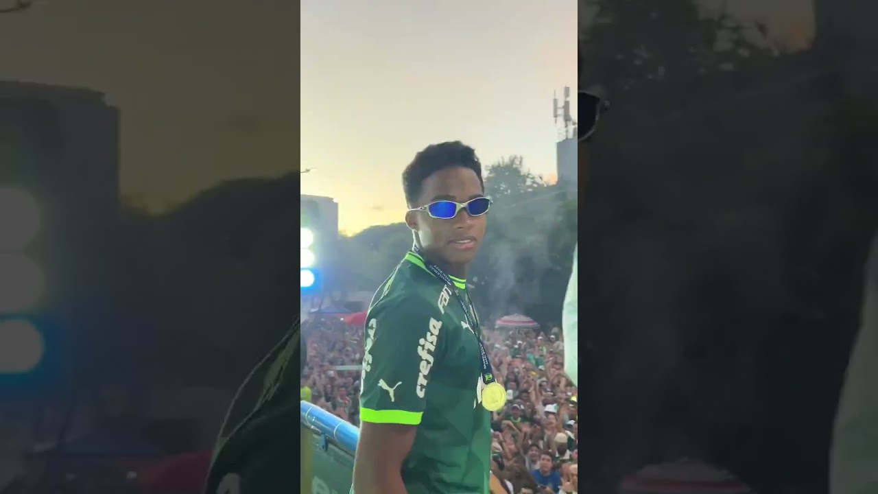 A TORCIDA DO PALMEIRAS FICOU MALUCA QUANDO O ENDRICK APARECEU NO TRIO PRA COMEMORAR O T&Iacute;TULO 😂😂😂