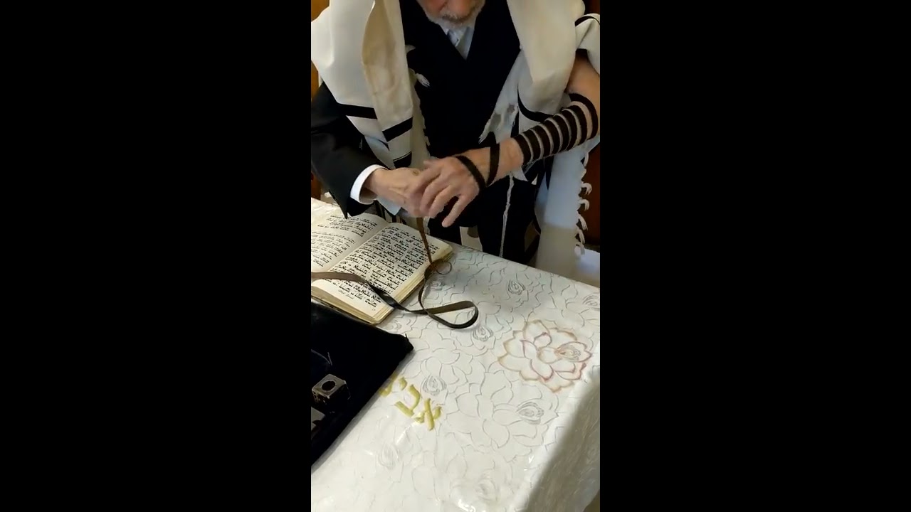 Auschwitz Holocaust Survivor Benno Kern Jewish Prayer Tefillin Synagogue