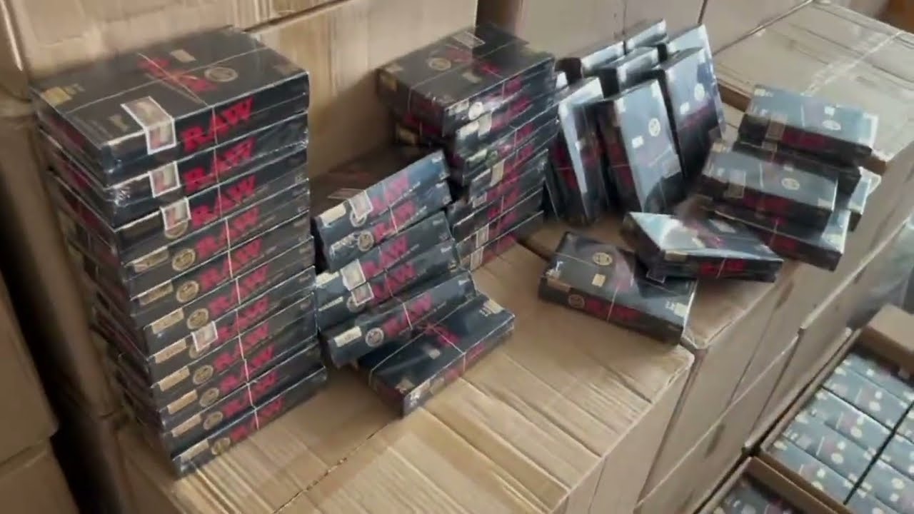 Wholesaler rolling paper 1 1/4 size very low price #raw #rollingpaper #smokingboy
