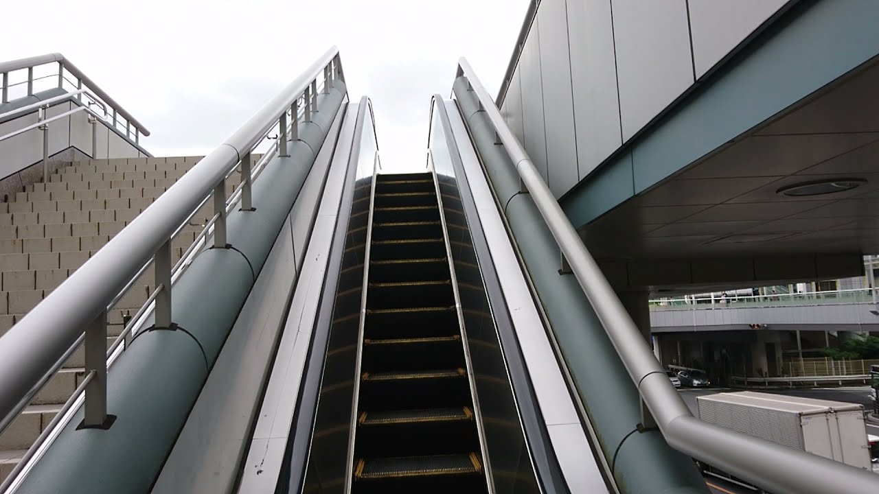 西鉄黒崎バスセンターからJR黒崎駅へエスカレーター移動 日立