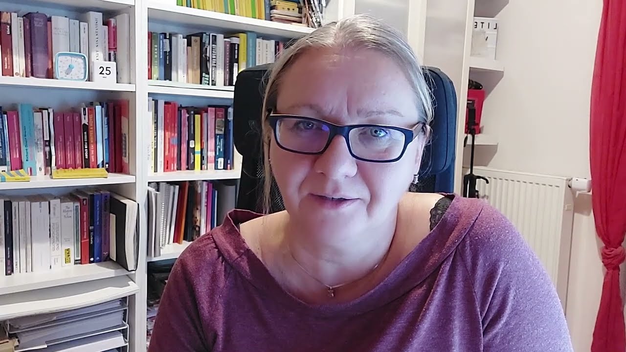 Schreiben bedeutet auch: Streichen, Umstellen und Entscheiden - Schreibvlog KW 48/25