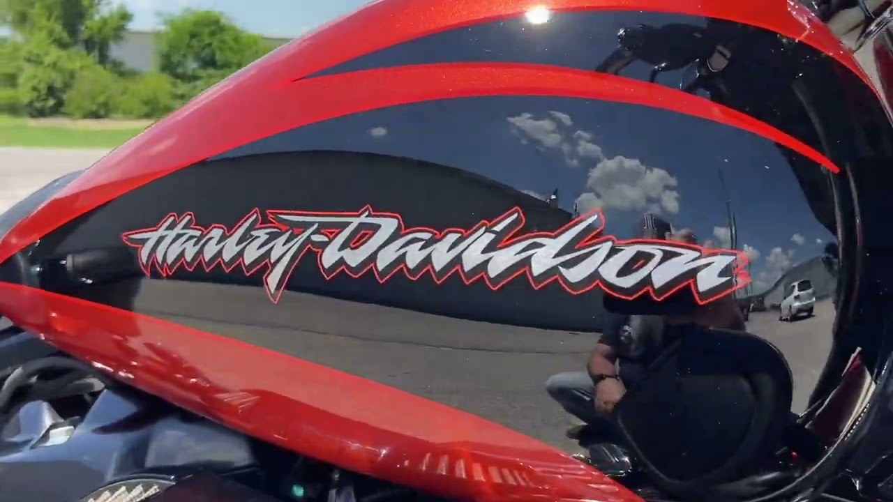 2017 Harley-Davidson&reg; FLHXSE - CVO&trade; Street Glide&reg;
