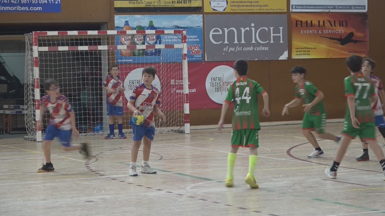 100 equips i un altre dia festa de l'handbol al Torneig Mini de Ribes