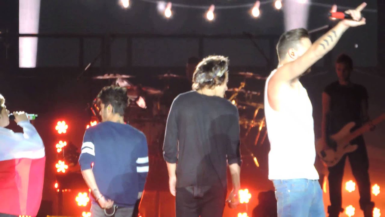 Happily - One Direction - Santiago Chile April 30th