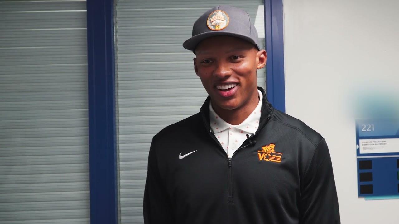 Former UT quarterback Josh Dobbs Visits East Tennessee Children's Hospital
