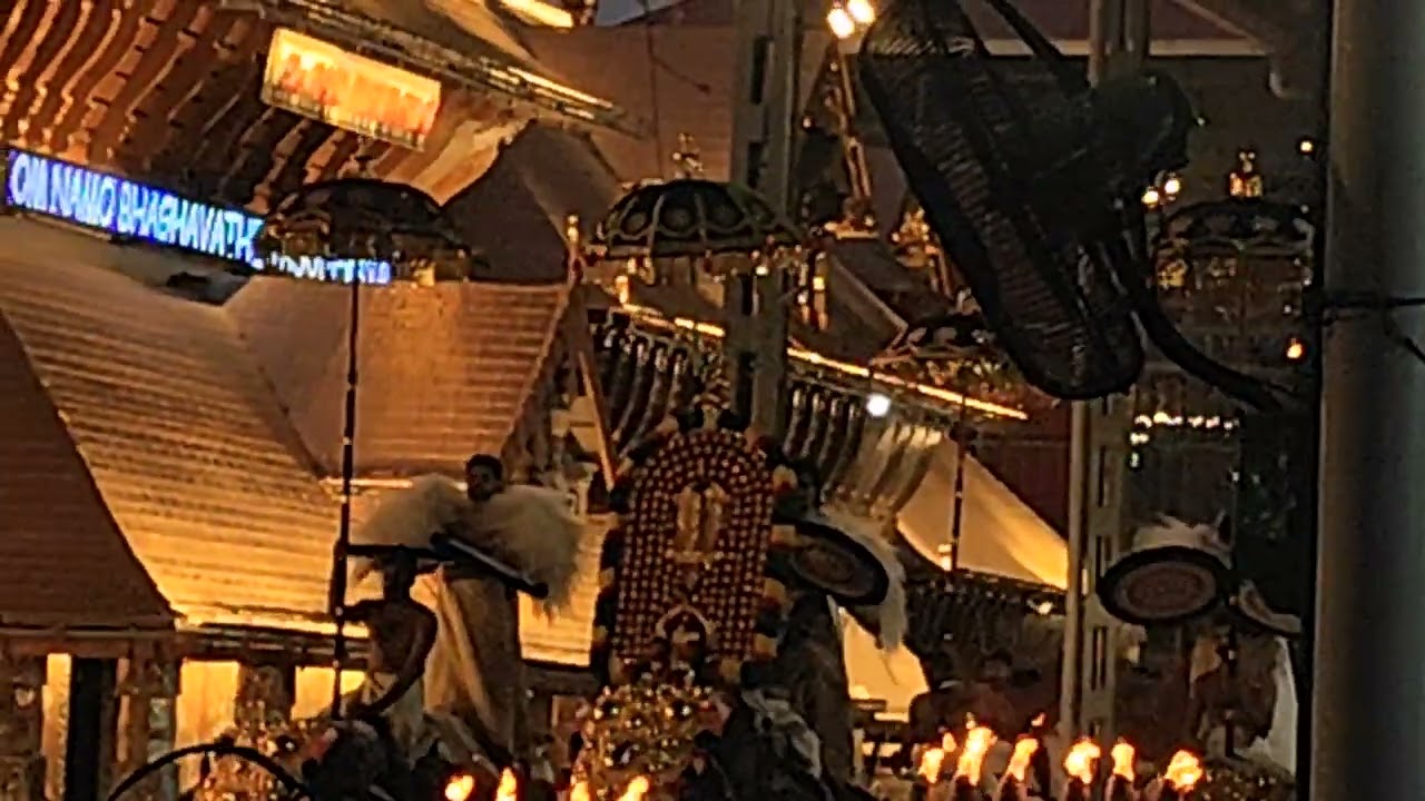 ഗുരുവായൂർ ഉത്സവം പള്ളിവേട്ട ദിനത്തിൽ