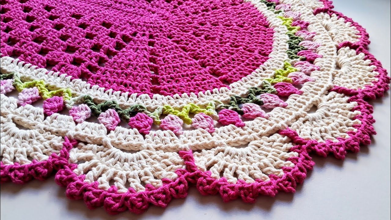 TAPETE JU / TAPETE DE CROCHÊ OVAL COM TULIPAS