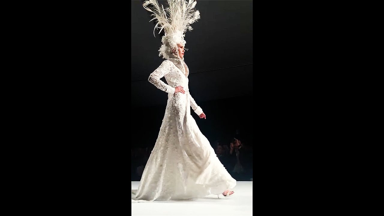4k/60 Model walks for Designer Sue Wong in her 