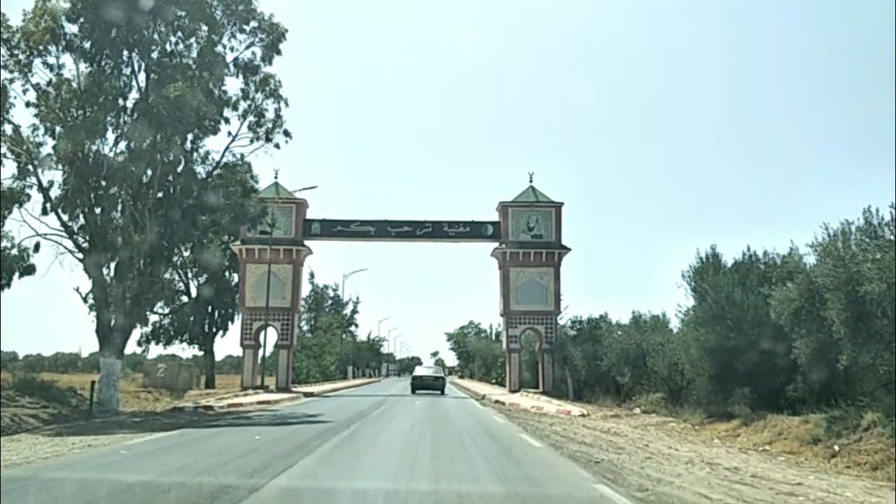 جولة سياحية بالسيارة بمدينة 