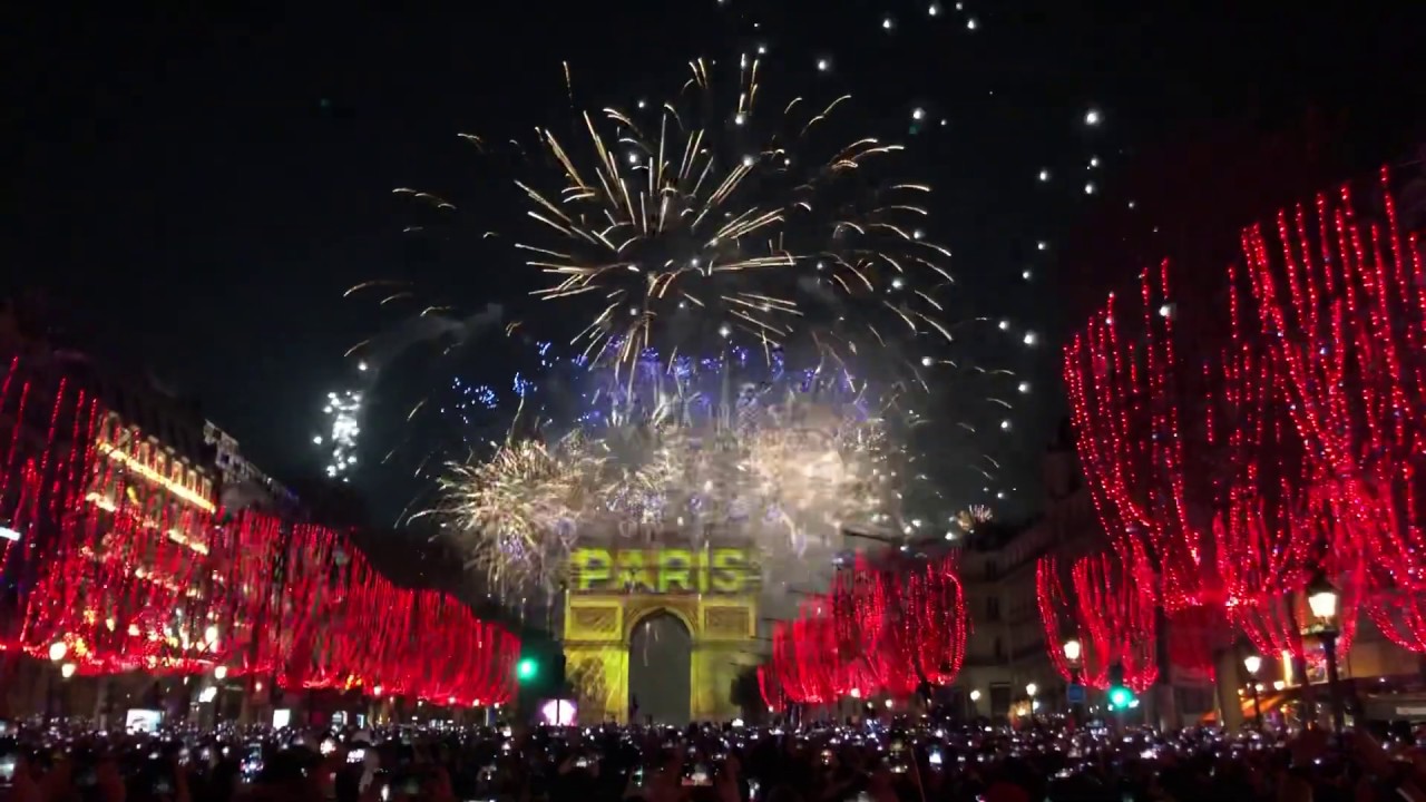 New Year&rsquo;s 2020 : Paris Fireworks, France