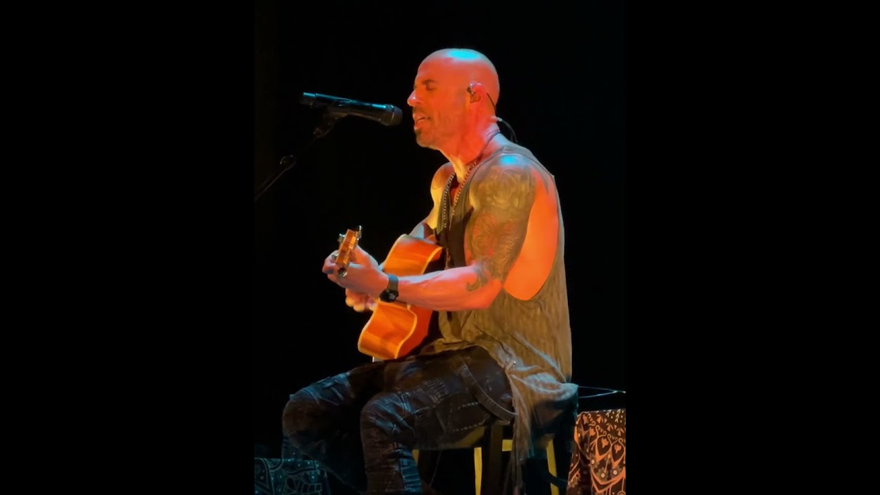 Daughtry - Waiting For Superman (Live Acoustic)