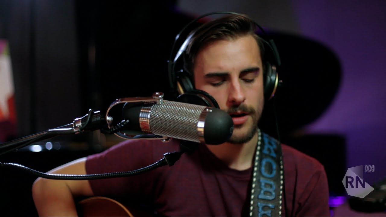 Robert Ellis  - 'Comin' Home' | The Music Show