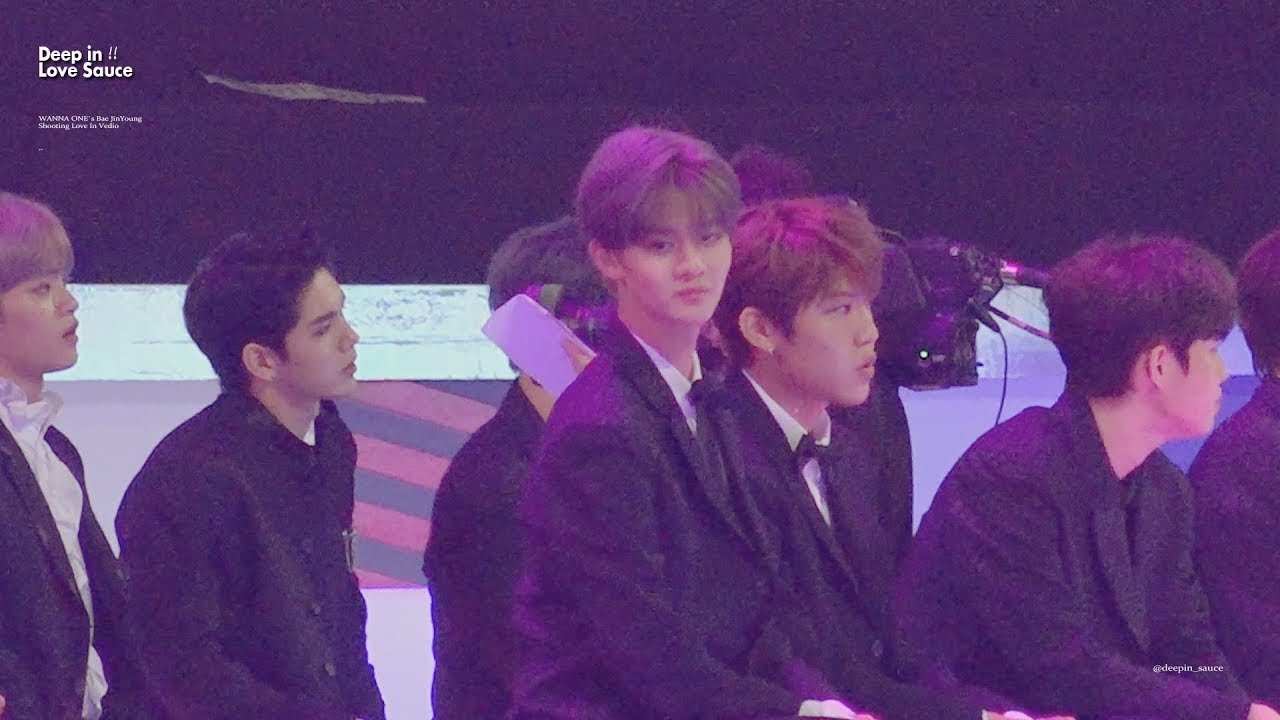 171201 MAMA 무브 묘한 분위기에 취해 감탄남발 중XD Focus.배진영 Bae Jinyoung