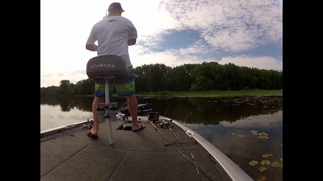 Spro Bronzeye Frog using a Dobyns Savvy and Lew's BB1 Pro Speed Spool