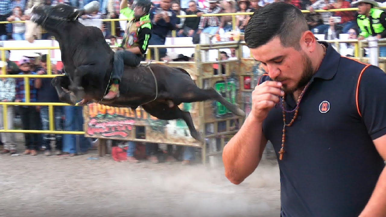!! MEMO OCAMPO JR JR SE GANÓ LA GLORIA Y AL PÚBLICO ¡¡ JARIPEO EN URIANGATO GTO 1 DE ENERO  2025