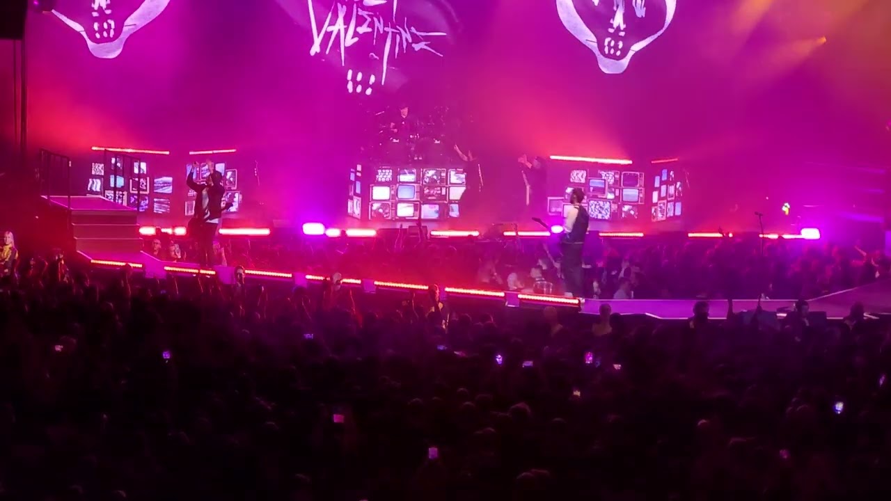 Bullet For My Valentine - Suffocating Under Words Of Sorrow Live Cardiff Poisoned Ascendancy Tour