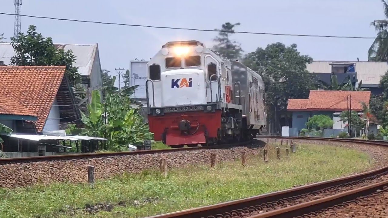HUNTING PASUKAN KERETA API CEPAT DAN WNB DI TIKUNGAN SUMPIUH