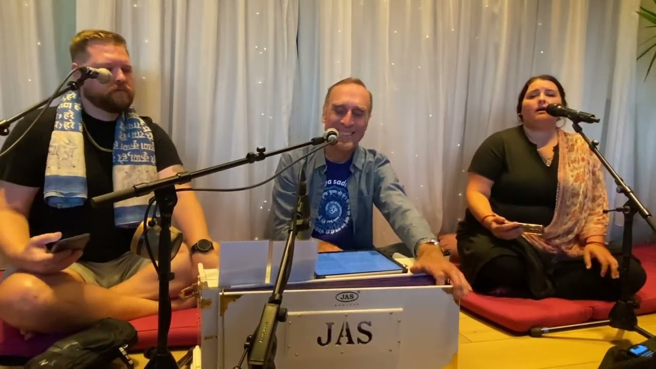 LIVE - Krishna Prema Mayi Radha - Sanskrit bhajan with English translation and Kirtan