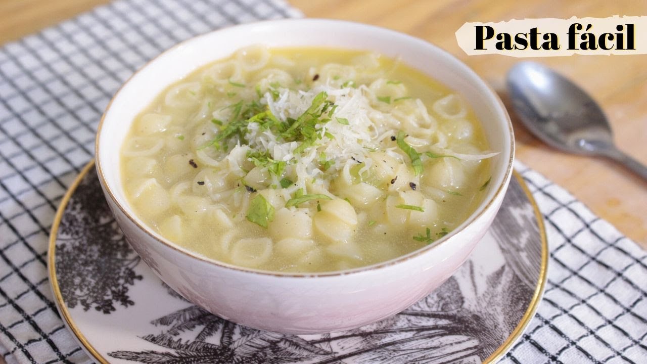 SOPA DE PASTA SIN FREÍR CON QUESO PARMESANO Y CALDO DE POLLO | ALE DE NAVA
