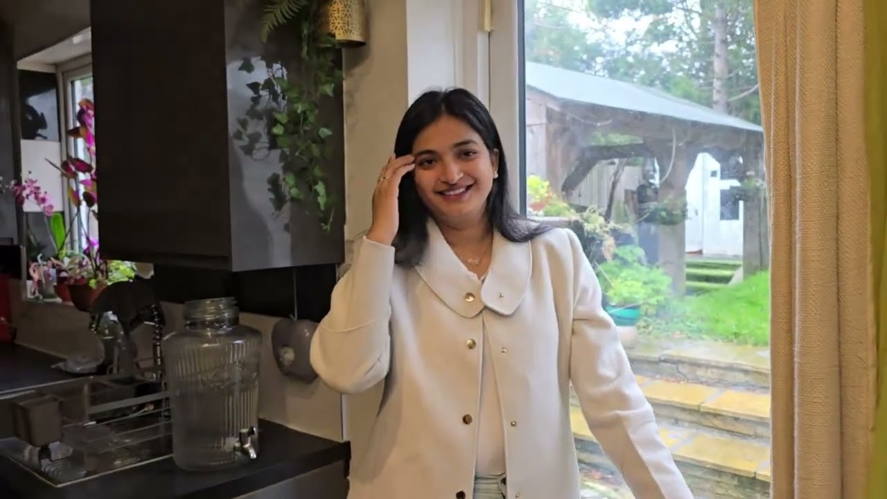 British Home Tour 🇬🇧 | Our Cozy Airbnb in London 🏡