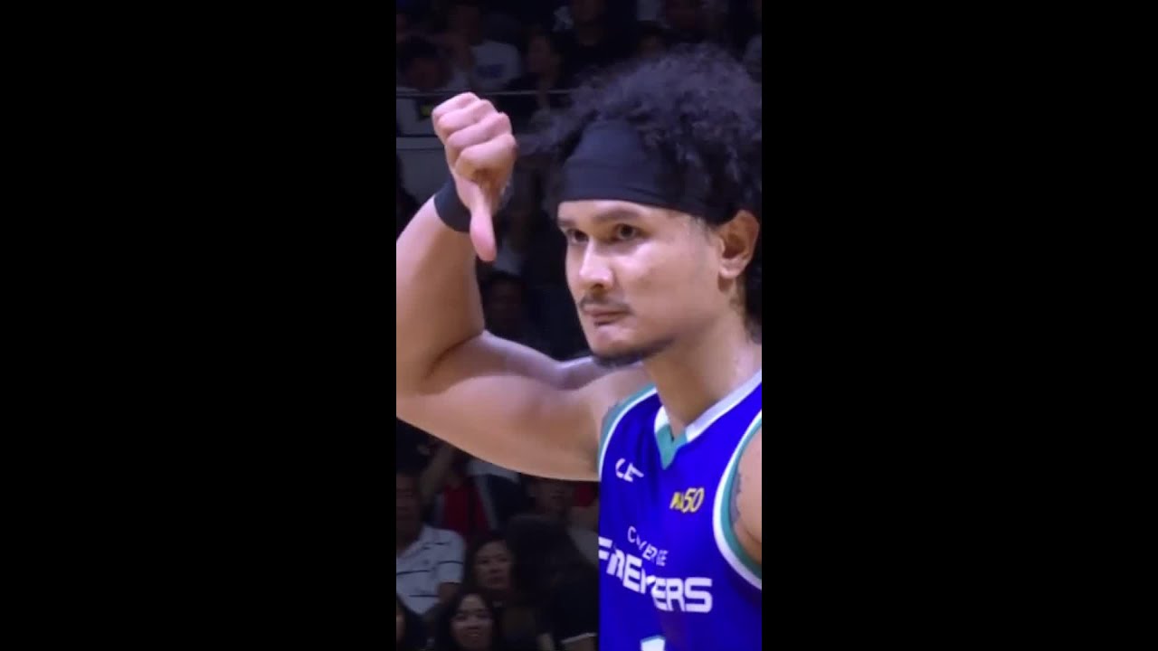 Juan Gomez de Lia&ntilde;o DRILLS HUGE FOUR-POINTER for Converge in OT | PBA Season 50 Philippine Cup