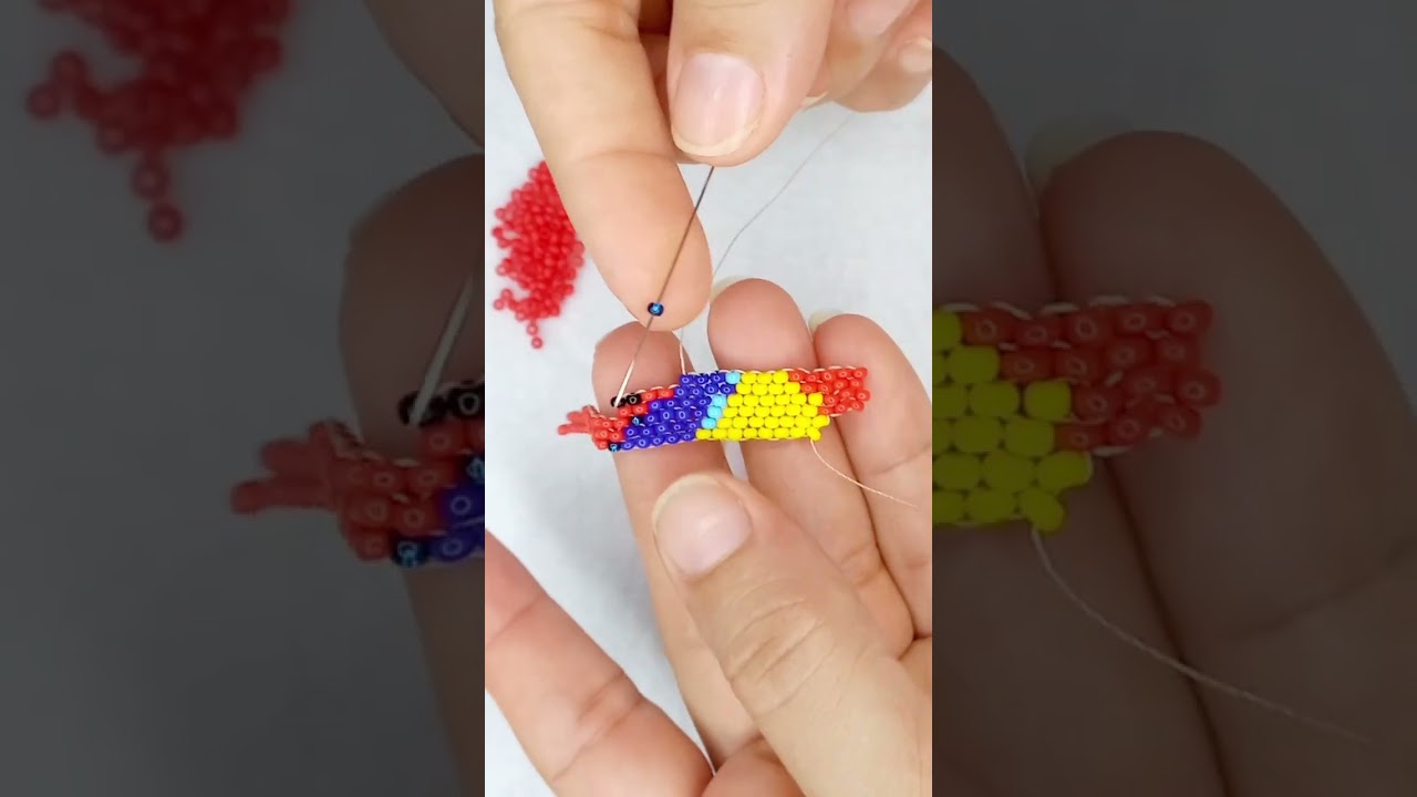 guacamaya  pequeña para Aretes en mostacilla Checa