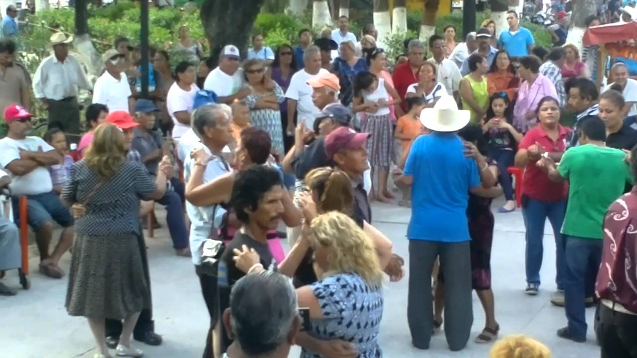 baile en la plaza allende