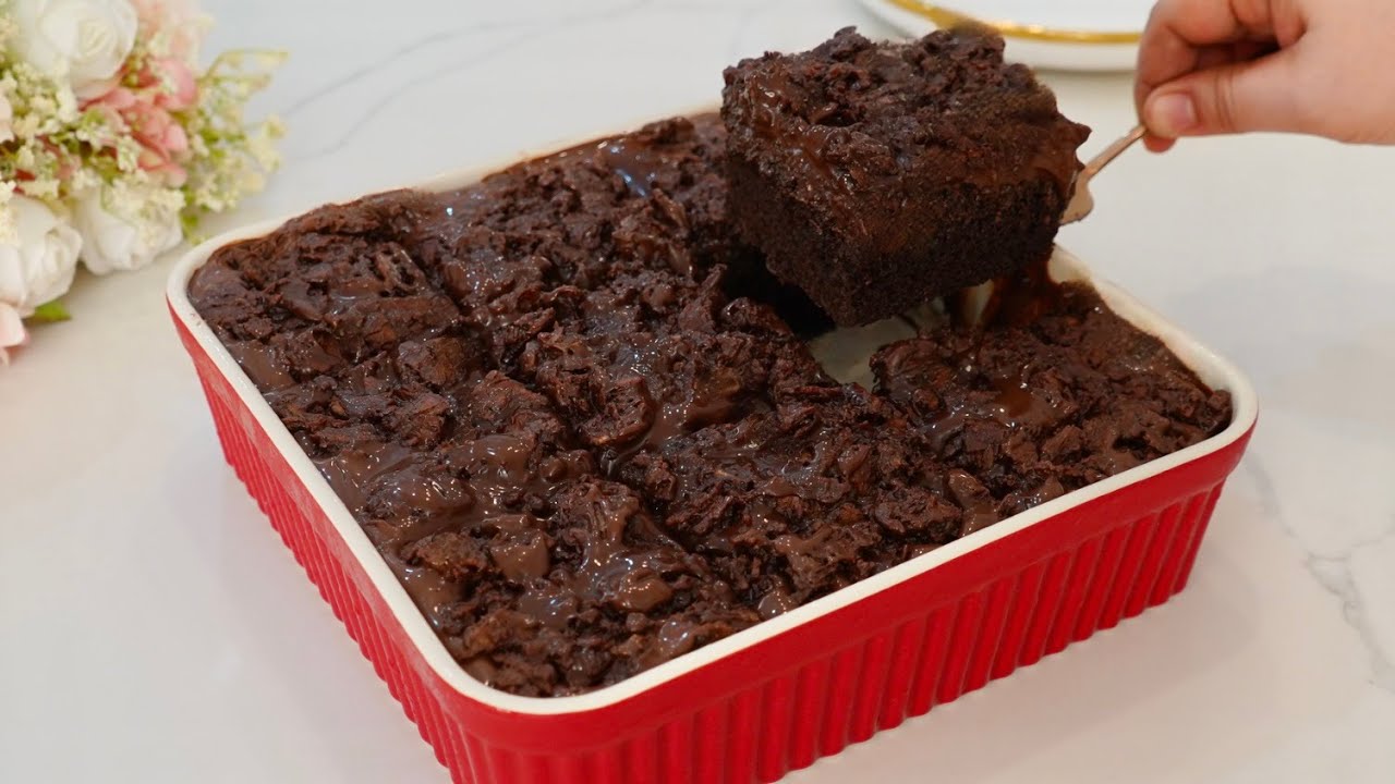 The Viral Cake of the moment Chocolate Crunch Cake