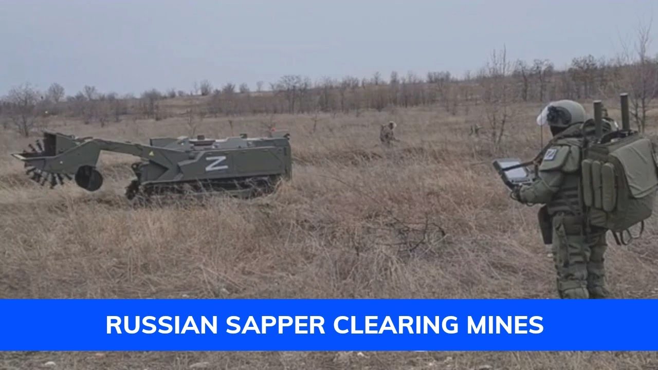 Russian sappers with demining equipment in Lugansk 🇷🇺🏹🇺🇦