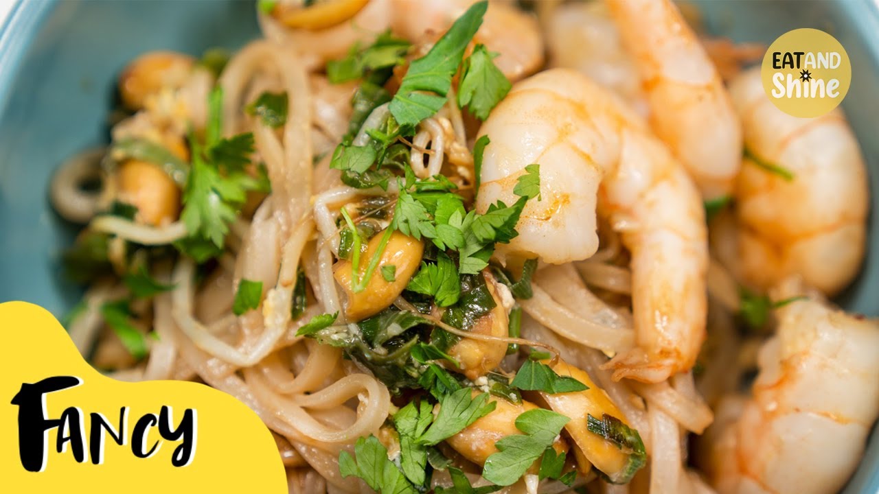 Easy Pad Thai Recipe with Shrimp | Idil's Kitchen